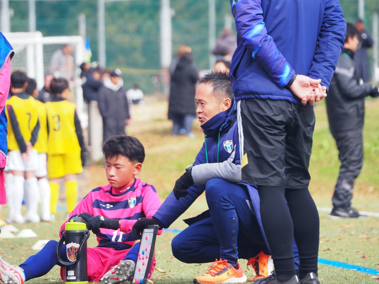 郡山市の柴宮小学校をホームグラウンドとするサッカークラブチーム柴宮SV（エス・ファウ）／小倉監督