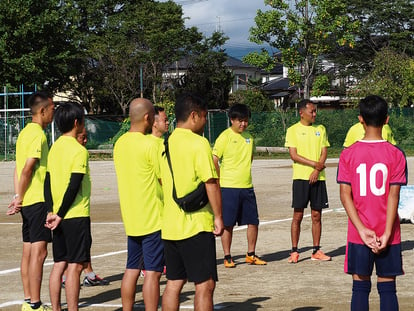 郡山市の柴宮小学校をホームグラウンドとするサッカークラブチーム柴宮SV（エス・ファウ）／コーチ陣